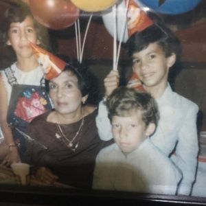 Meet your Posher, Loyda